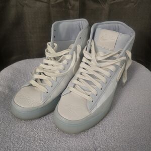 Nike Women's High-Top Sneakers - White